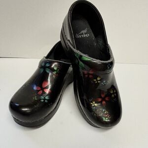 Dansko Black Floral Patent Leather Clogs Nurse Shoes